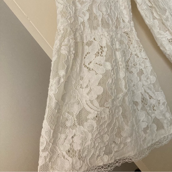 Chelsea28 Lace Top Size L Long Bell Sleeve - Picture 9 of 9